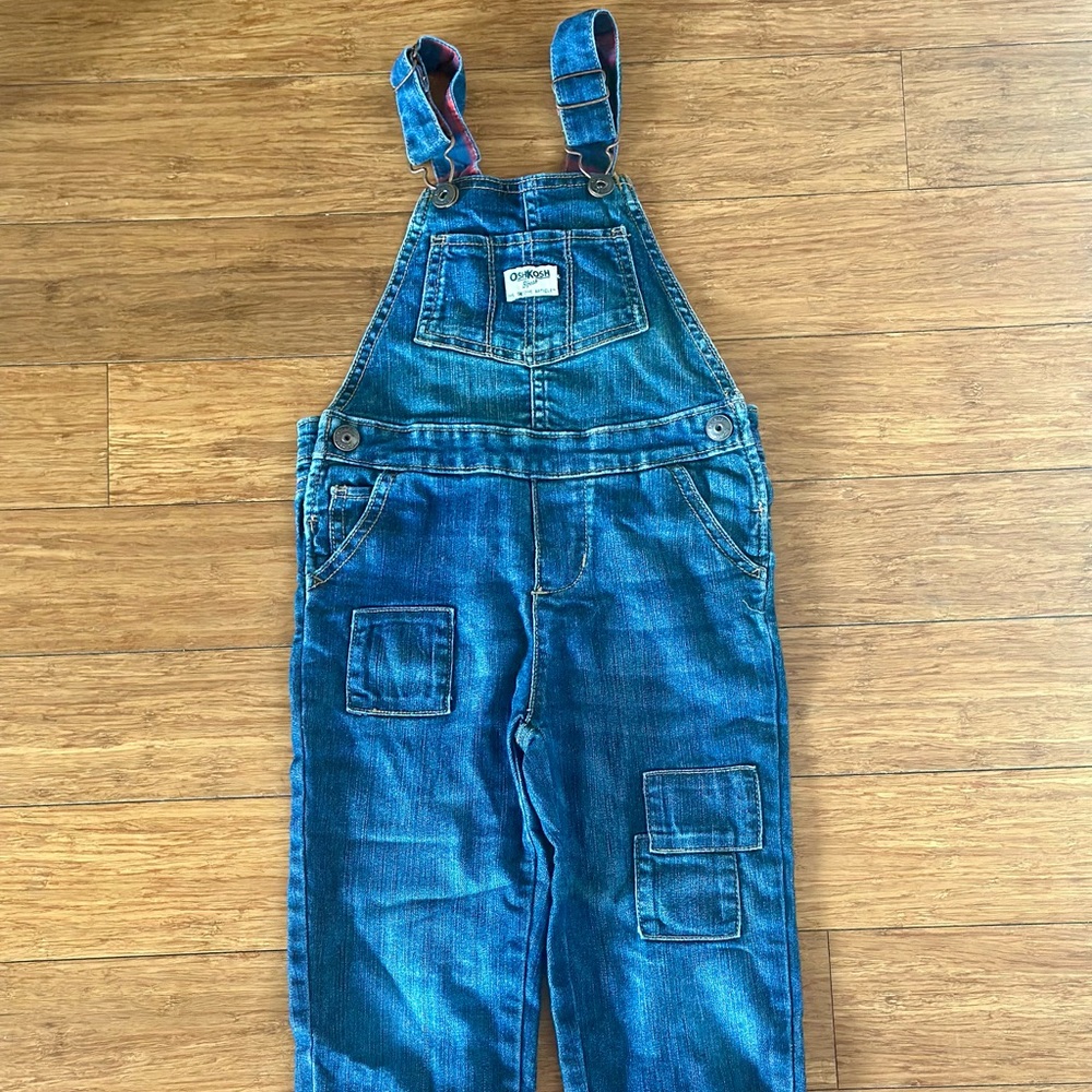 OshKosh B’gosh overall w/ plaid details and patches
